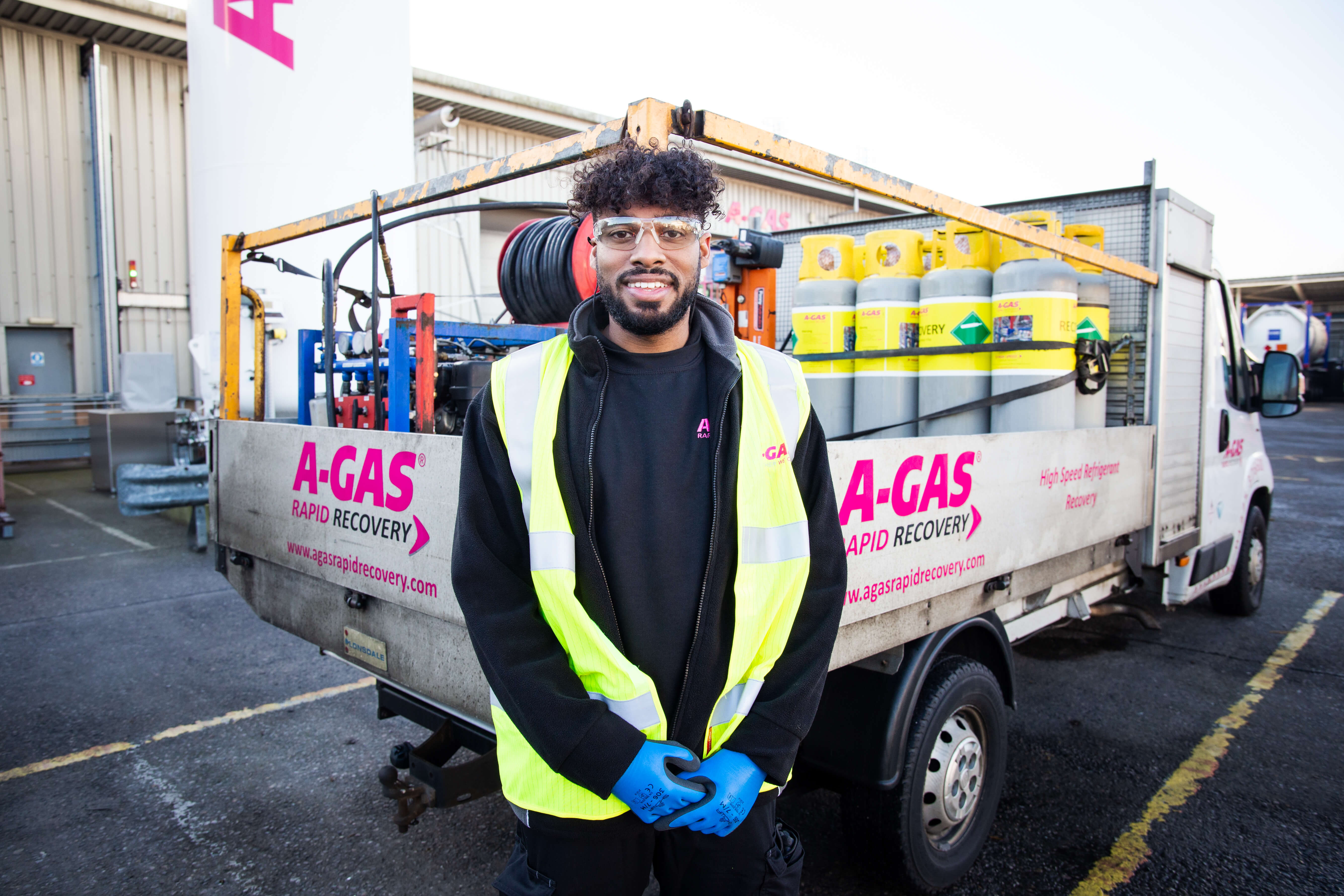 UK Rapid Recovery engineer with vehicle