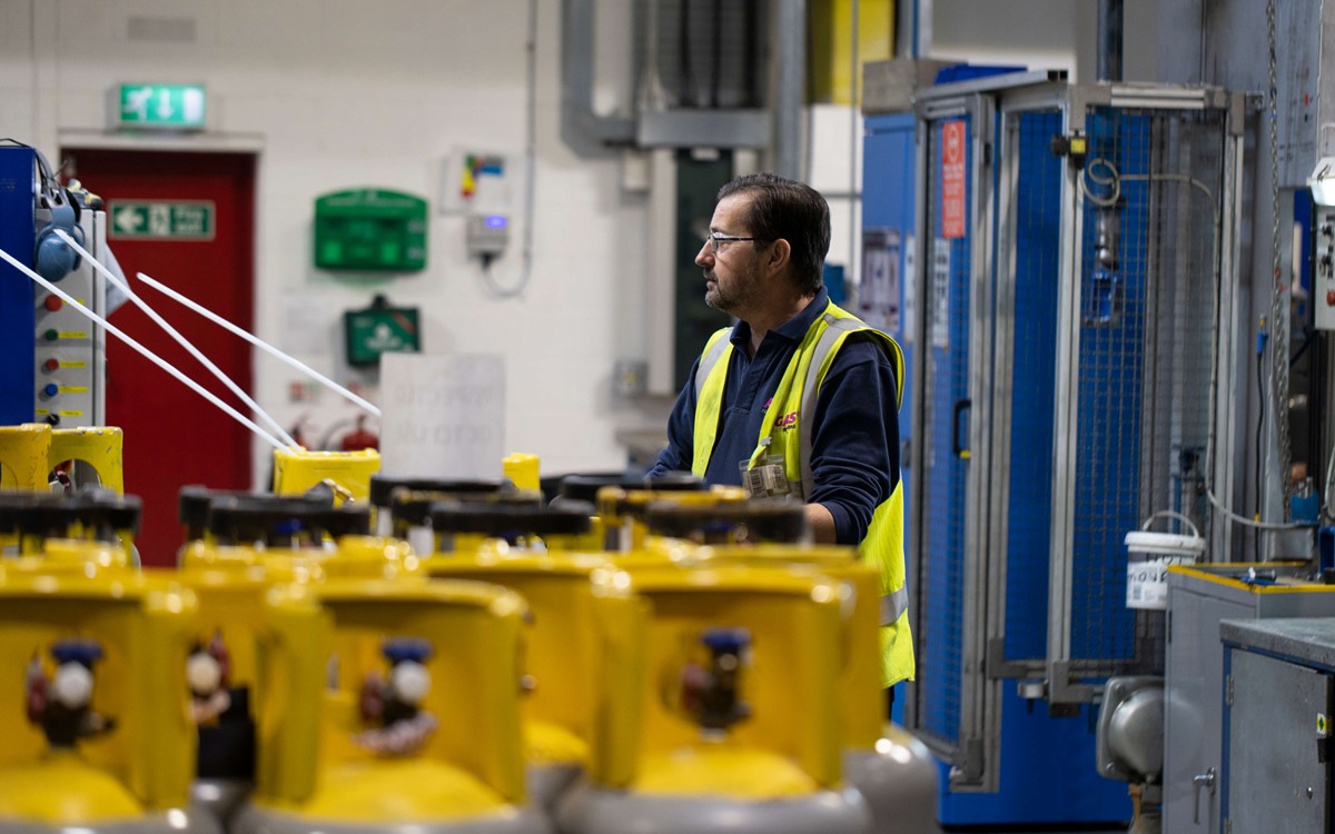 cylinder engineer working on site