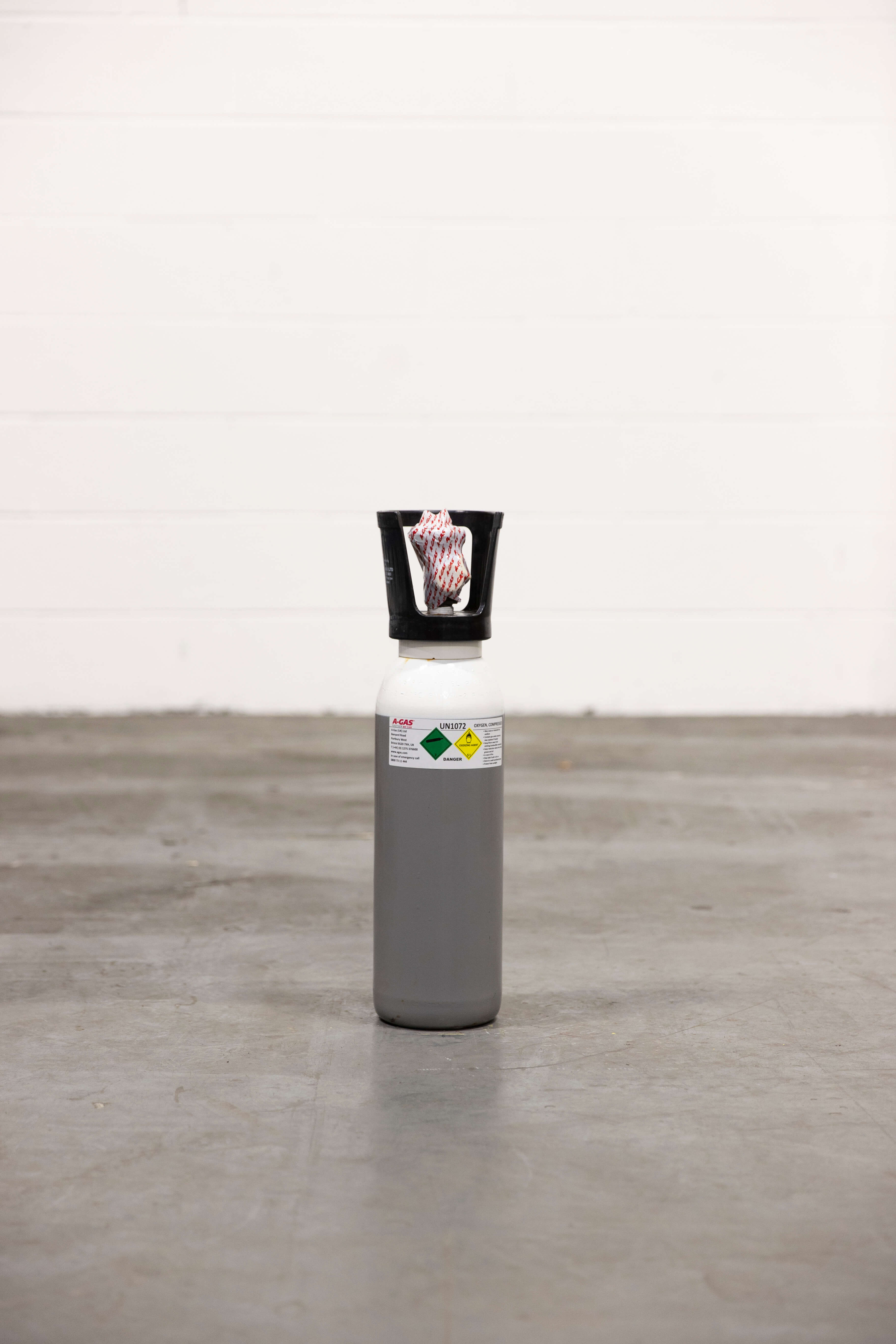 photograph of industrial cylinder containing Ocygen