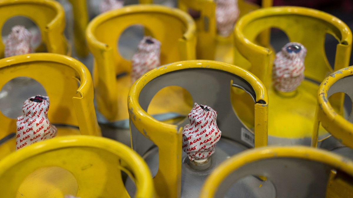 industrial gas cylinder yellow shrouds